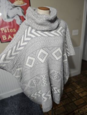Mad Style Super Soft Poncho One Size
